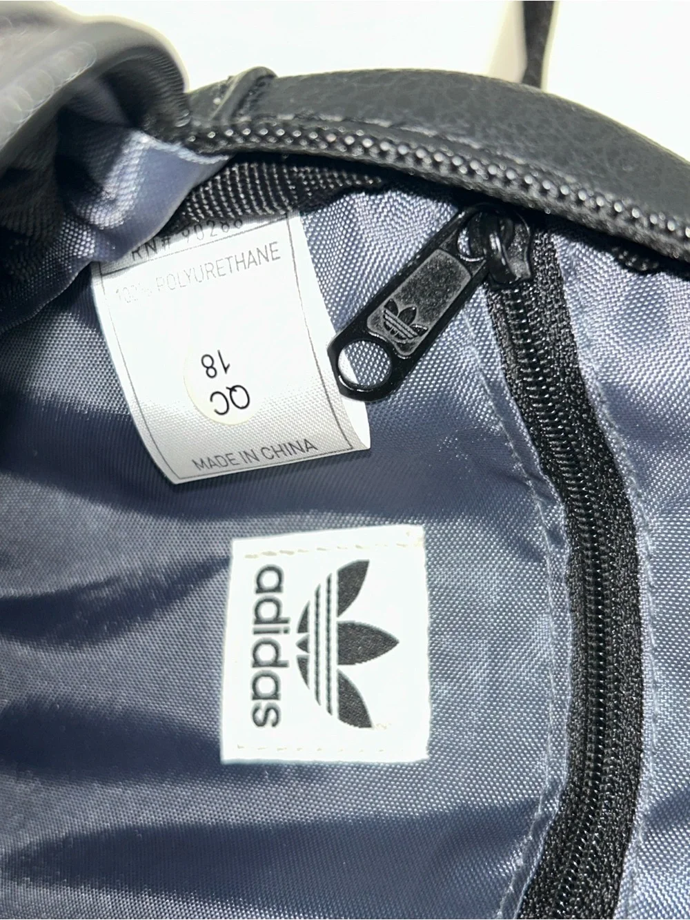 Adidas Originals Black Faux Leather Circle Waist Pack Wristlet Trefoil Logo